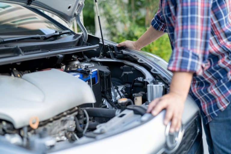 Cara Merawat Mobil Tua Tetap Prima Lakukan Ini Halobengkel