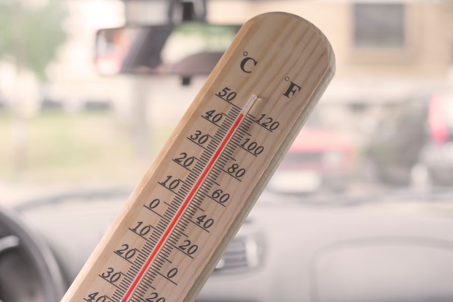 penyebab temperatur mobil naik
