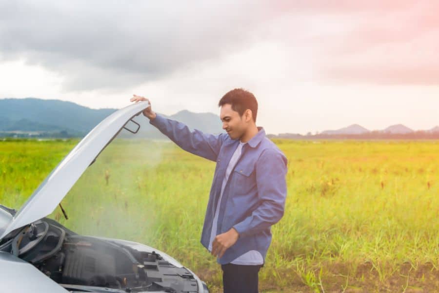 penyebab mesin mobil cepat panas​