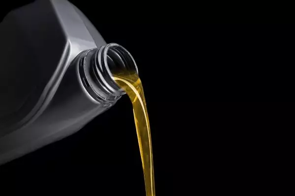 apakah oli mobil bisa untuk motor