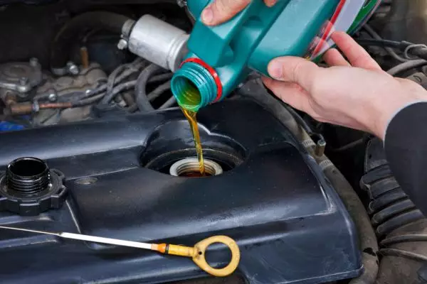 biaya ganti oli mobil​