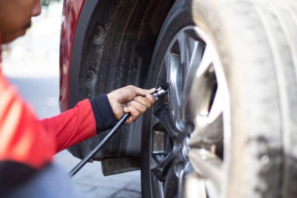 penyebab ban tubeless sering kempes
