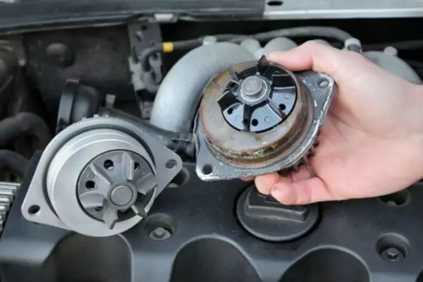 penyebab air radiator mobil cepat habis