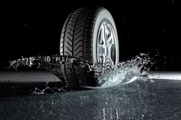 aquaplaning mobil adalah