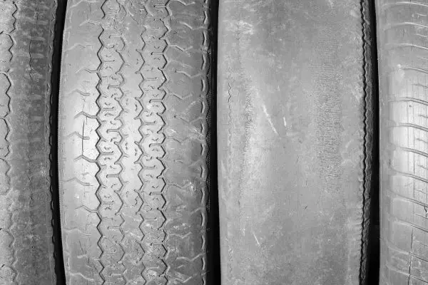 tanda ban mobil harus diganti